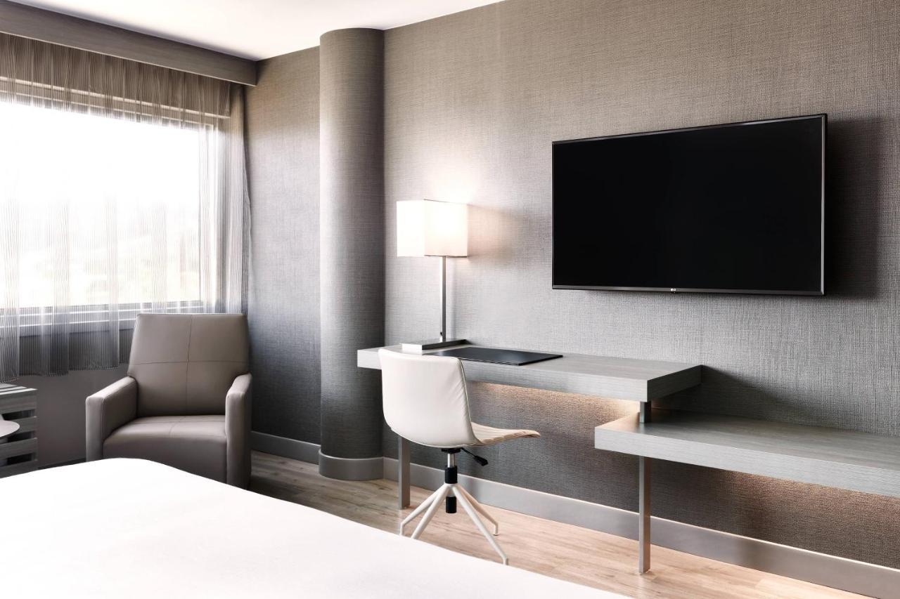 Ac Hotel By Marriott Плезантън Екстериор снимка
