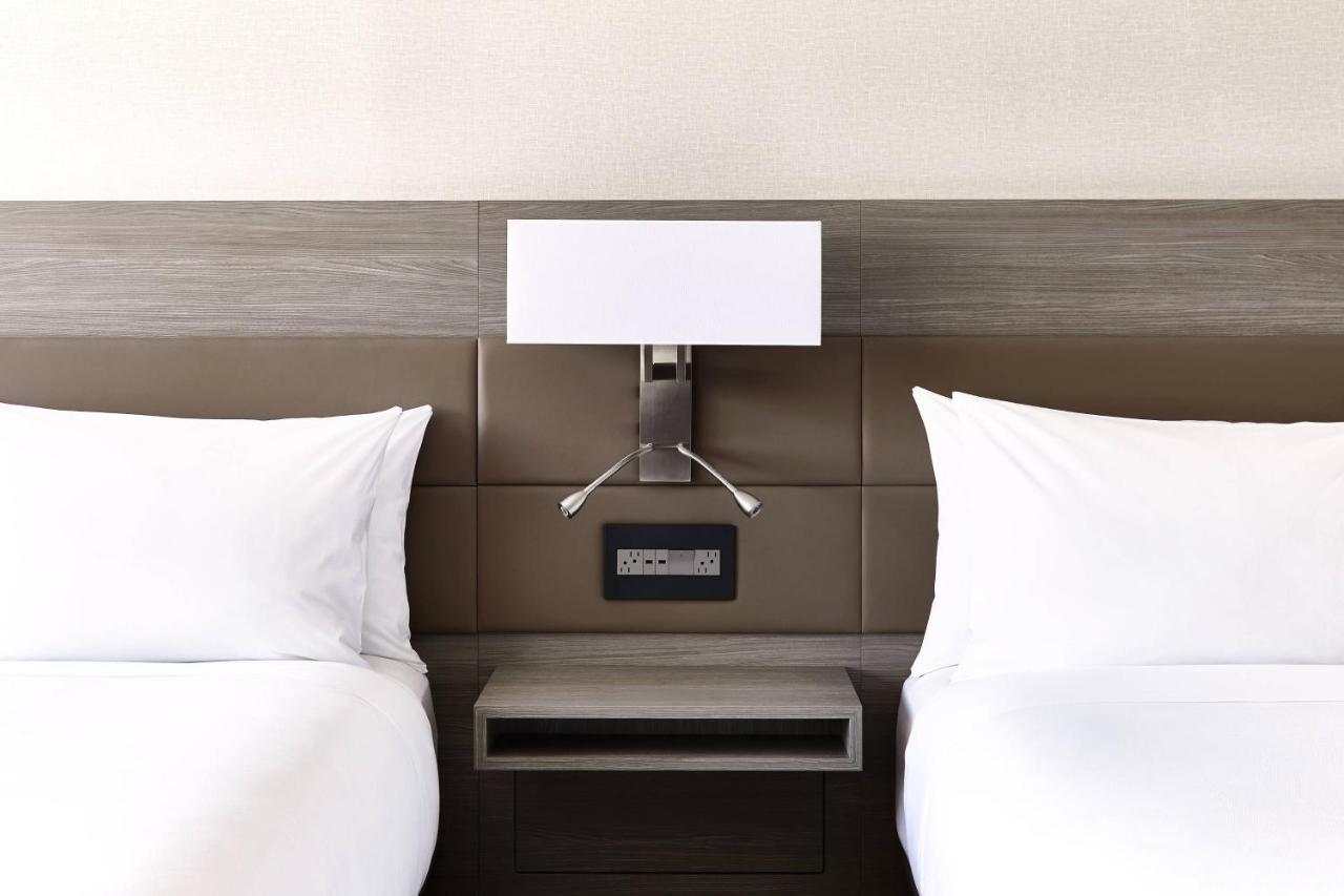 Ac Hotel By Marriott Плезантън Екстериор снимка