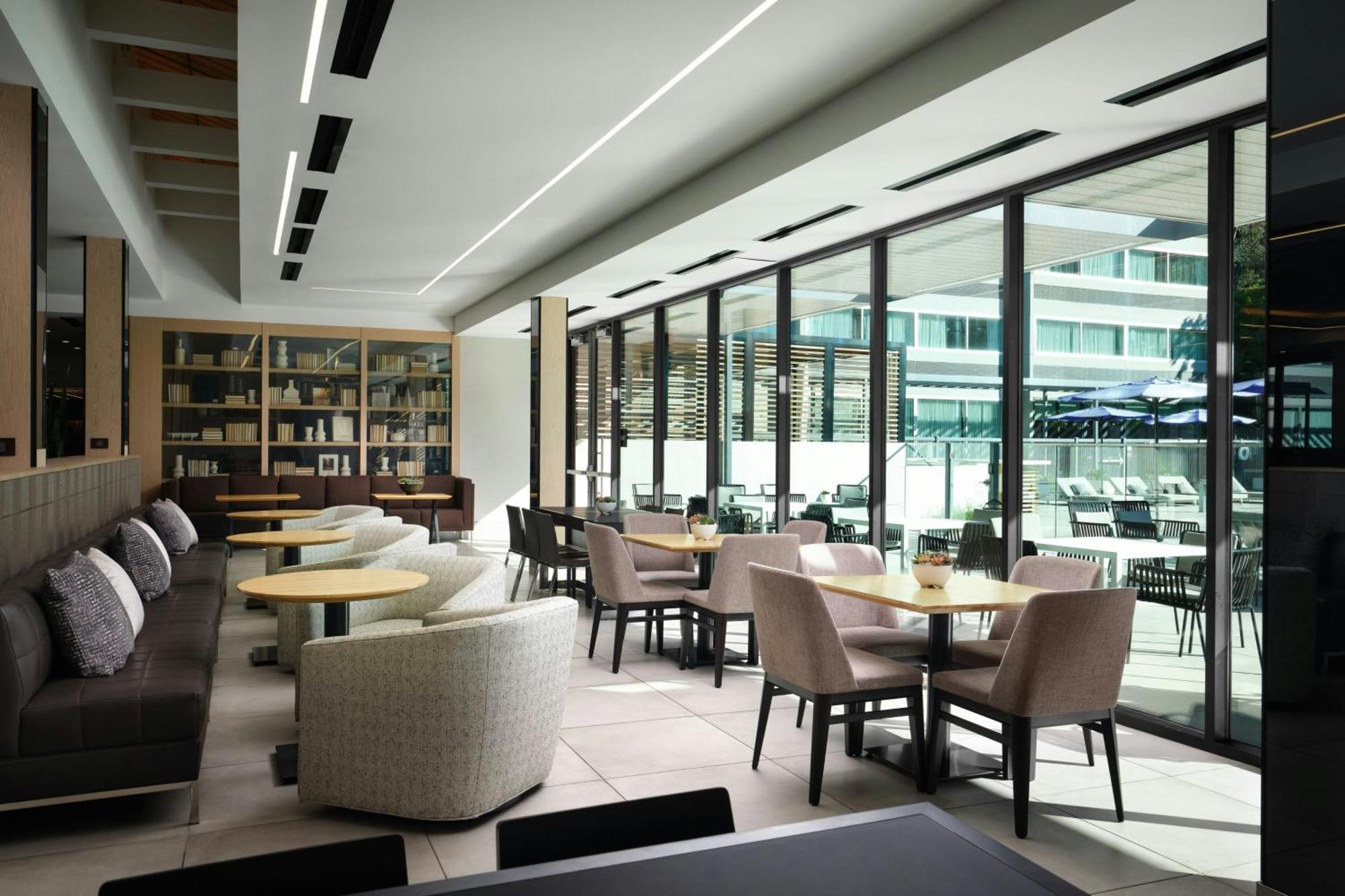 Ac Hotel By Marriott Плезантън Екстериор снимка