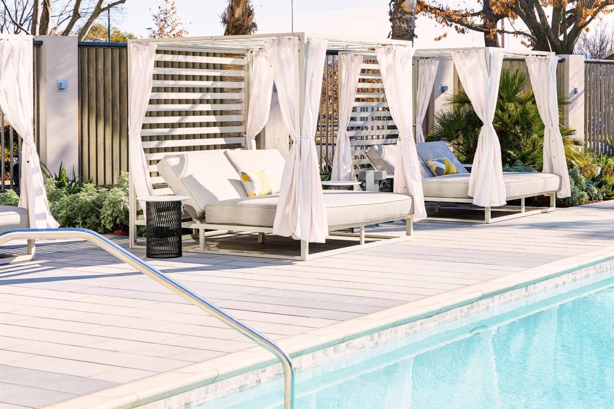 Ac Hotel By Marriott Плезантън Екстериор снимка